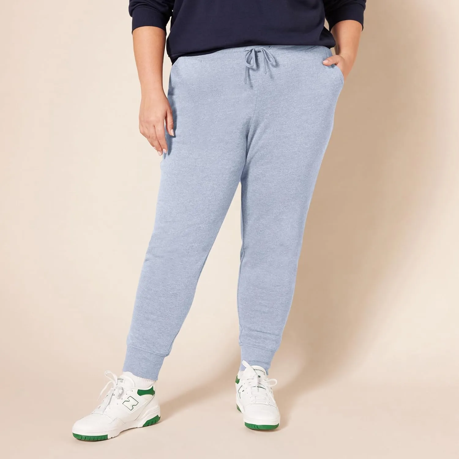 Amazon Essentials Women's Fleece Jogger Sweatpant (Available in Plus Size)