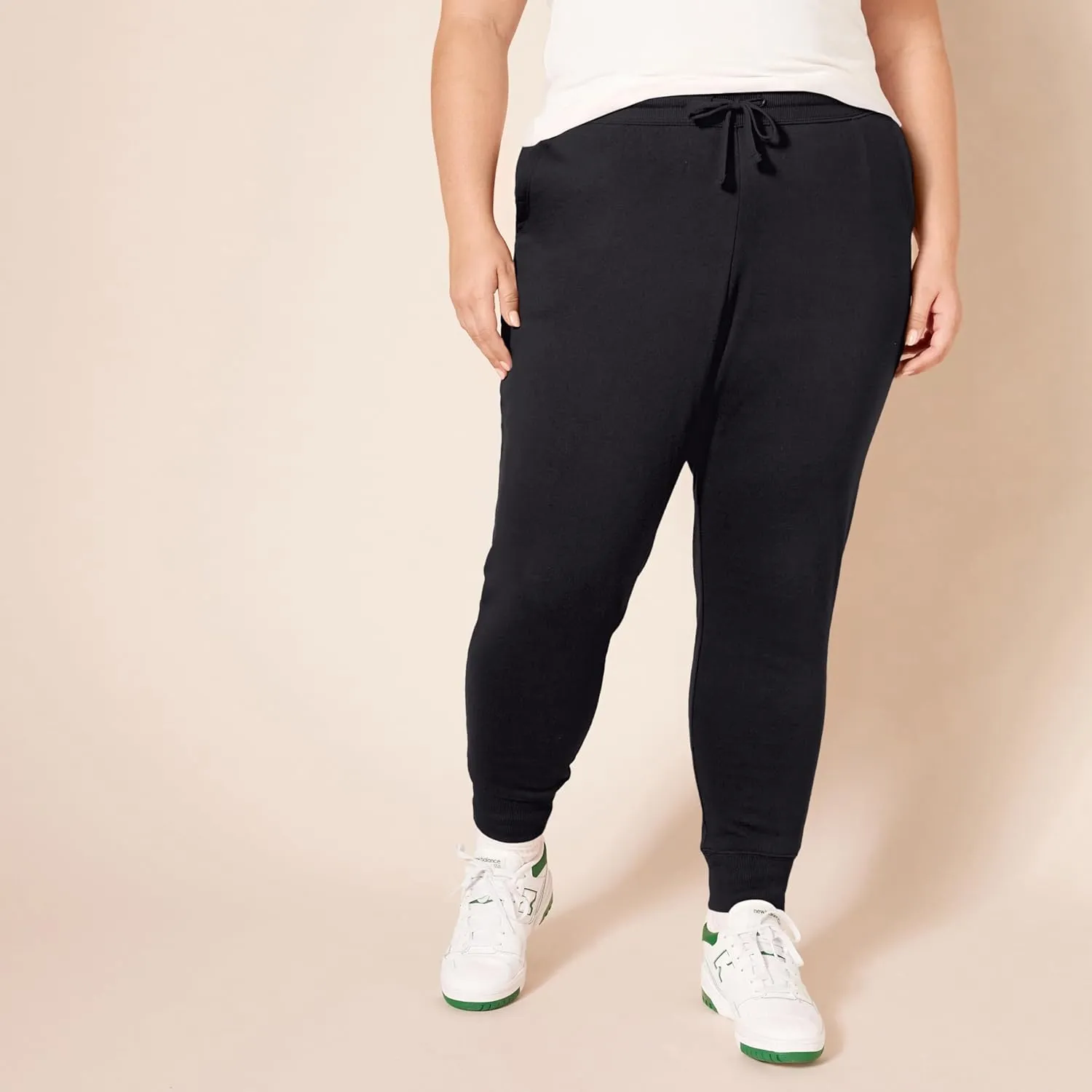 Amazon Essentials Women's Fleece Jogger Sweatpant (Available in Plus Size)