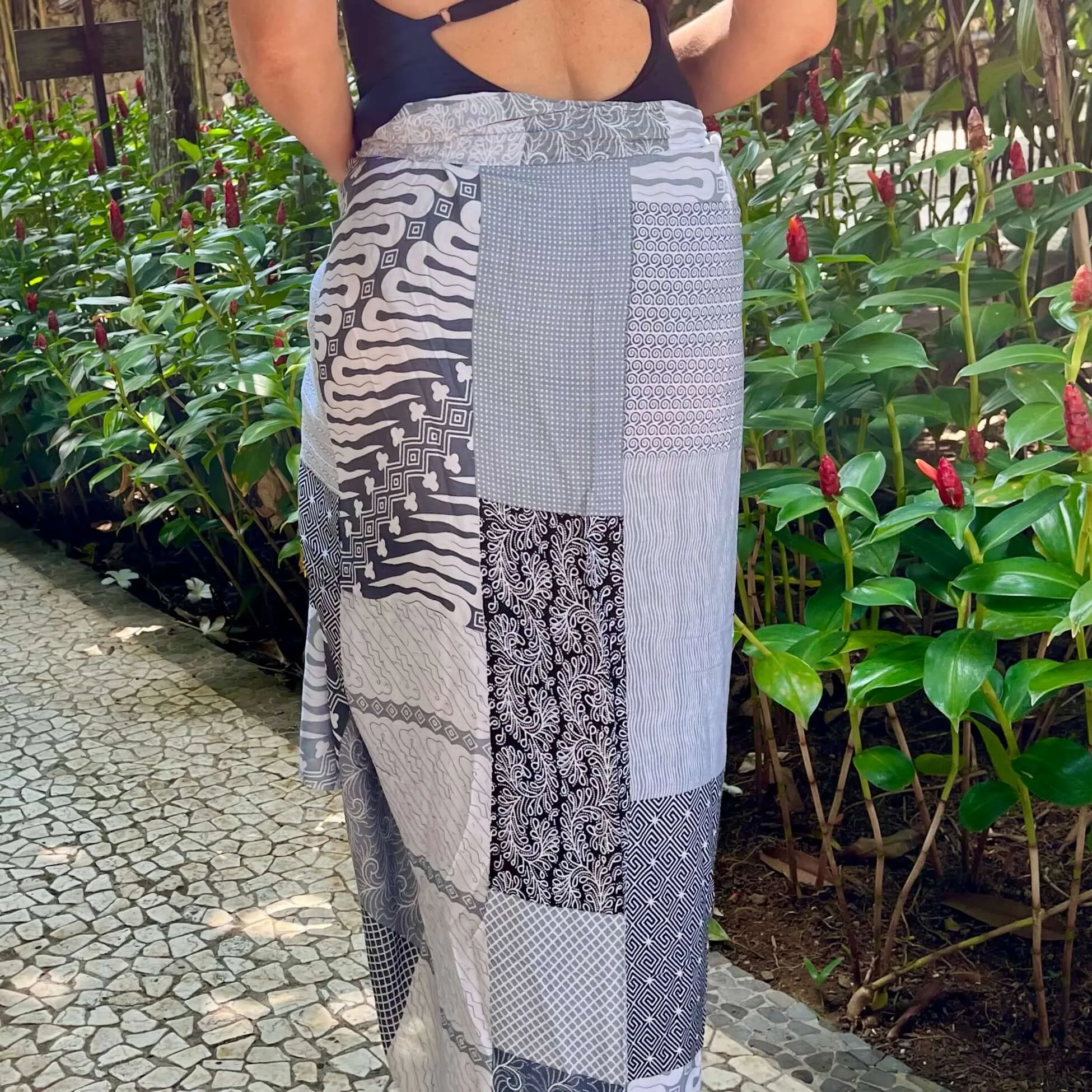 Batik Monochrome Beach Sarong