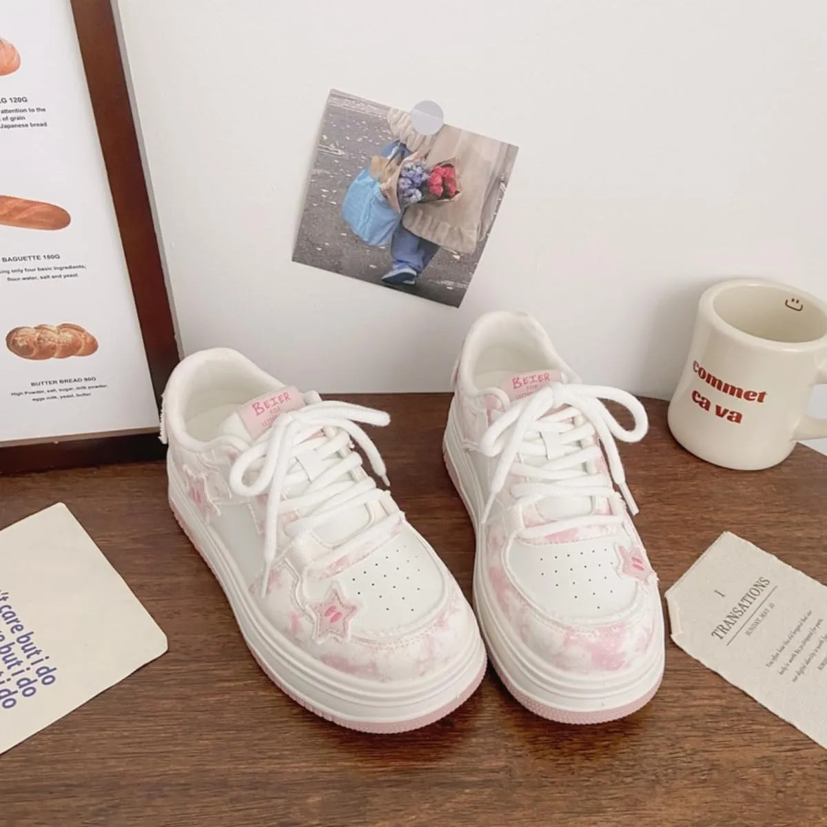 Cute Chunky Sole Star Aesthetic Shoes Platform Low Top Walking Sneakers for Women, Gifts for Girls Teens Fashion Comfort