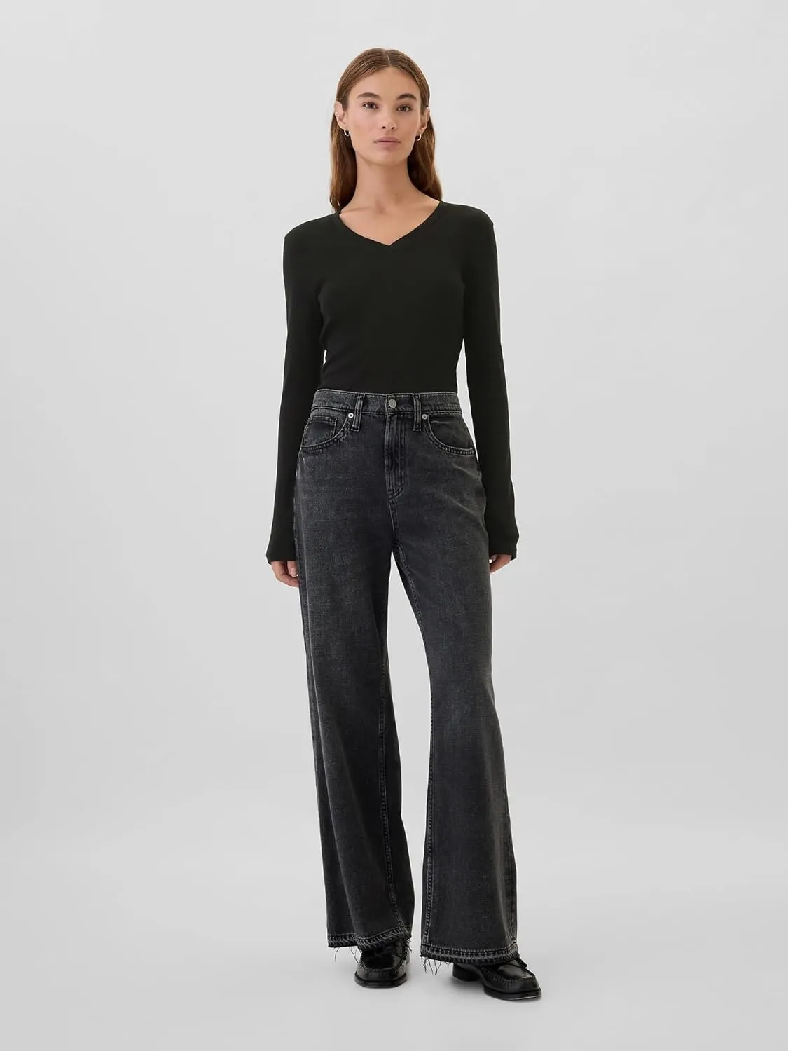 GAP Women's Long Sleeve Favorite V-Neck T-Shirt