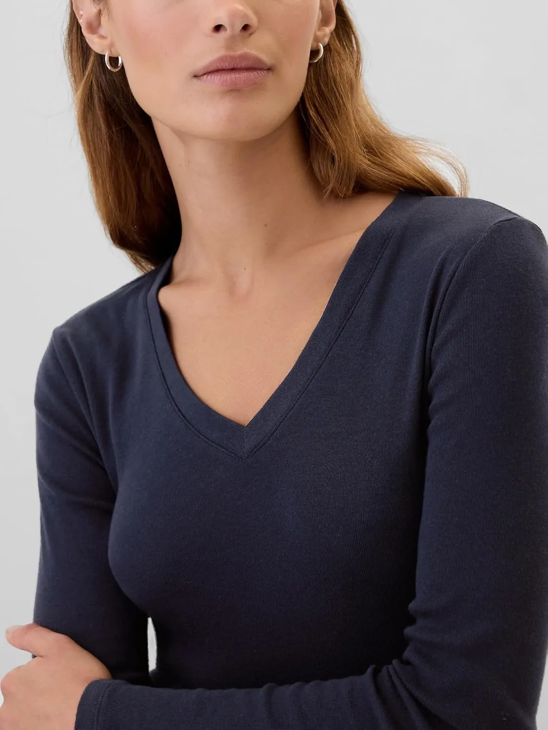 GAP Women's Long Sleeve Favorite V-Neck T-Shirt