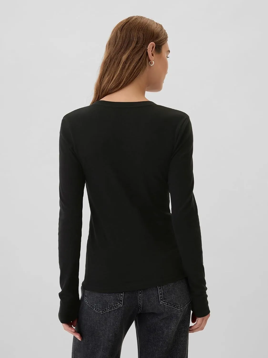 GAP Women's Long Sleeve Favorite V-Neck T-Shirt