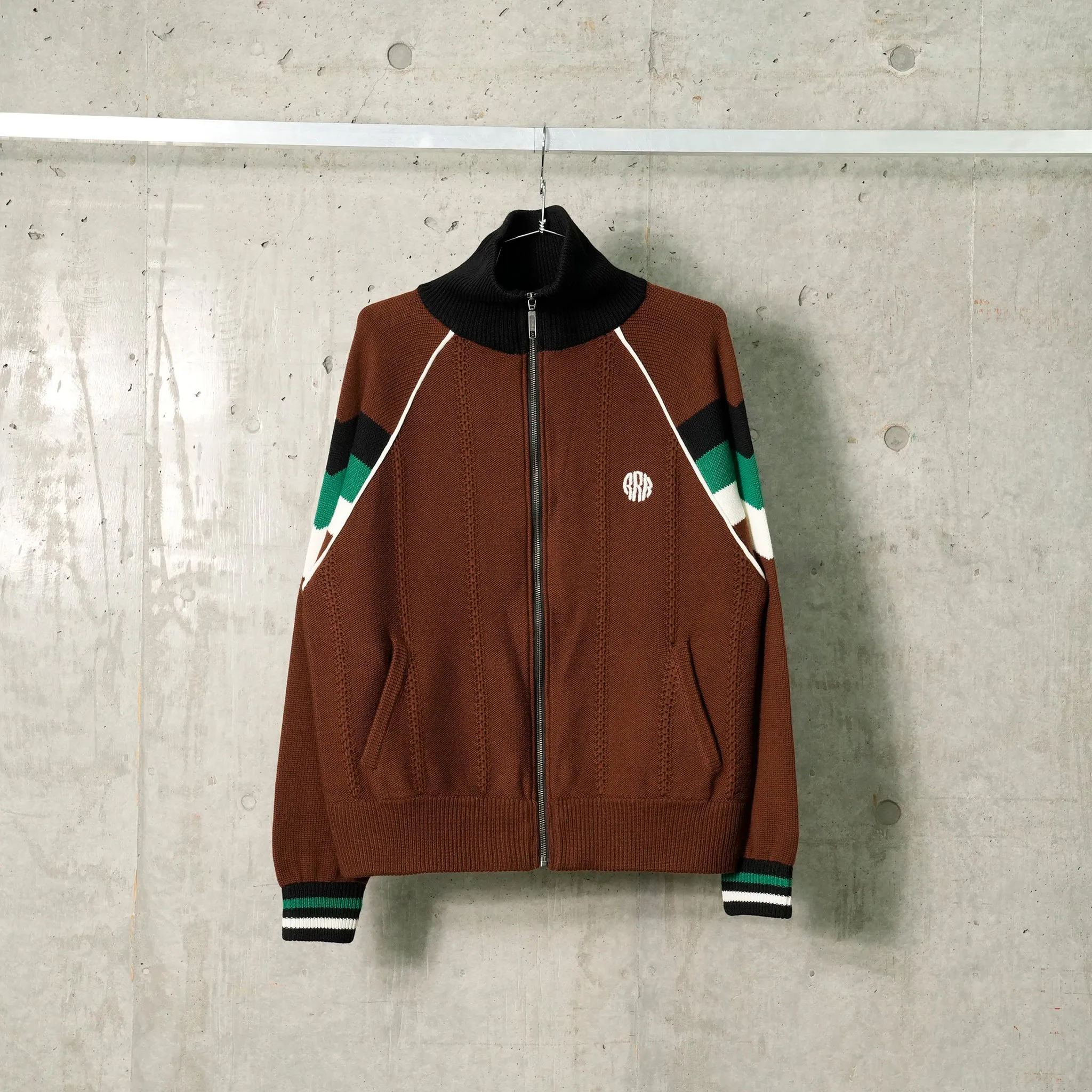 KNITTED TRACK JACKET / BROWN