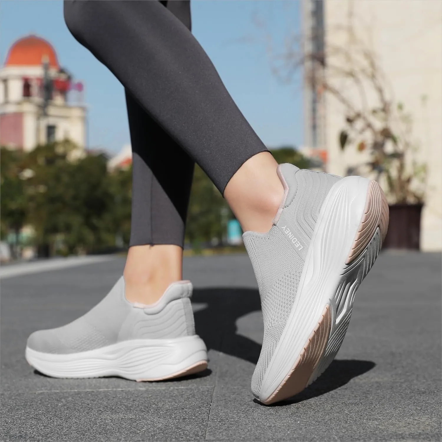 Women's Slip On Walking SneakerLightweight Breathable Tennis ShoesKnit Mesh Platform Zapatos para Mujer