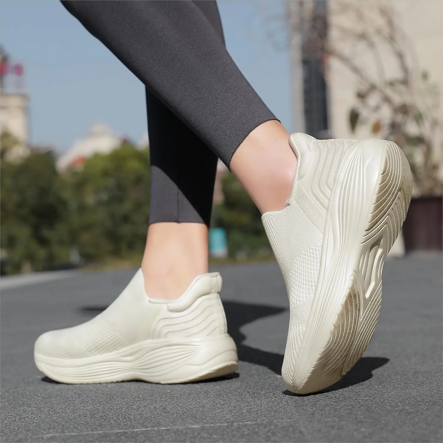Women's Slip On Walking SneakerLightweight Breathable Tennis ShoesKnit Mesh Platform Zapatos para Mujer